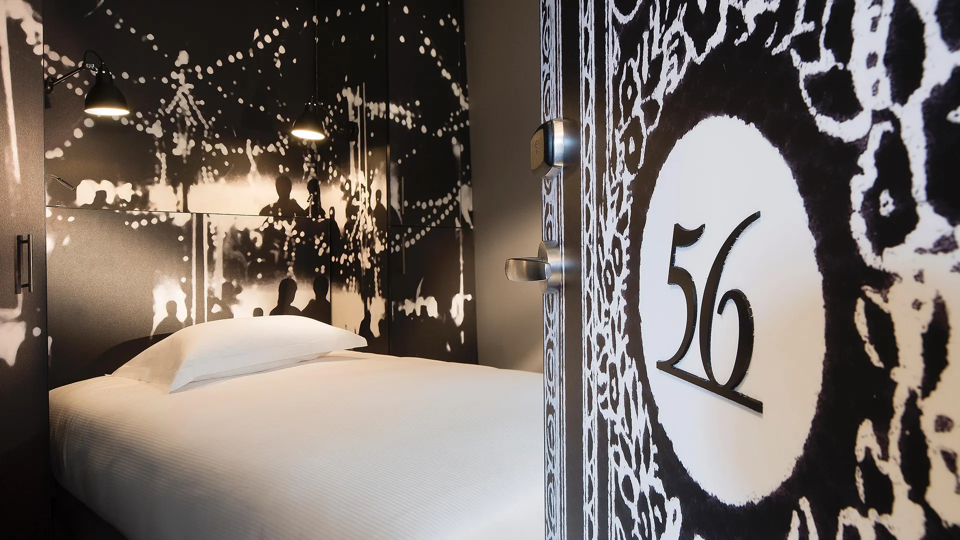 ****  פריז Hotel L'Antoine צרפת