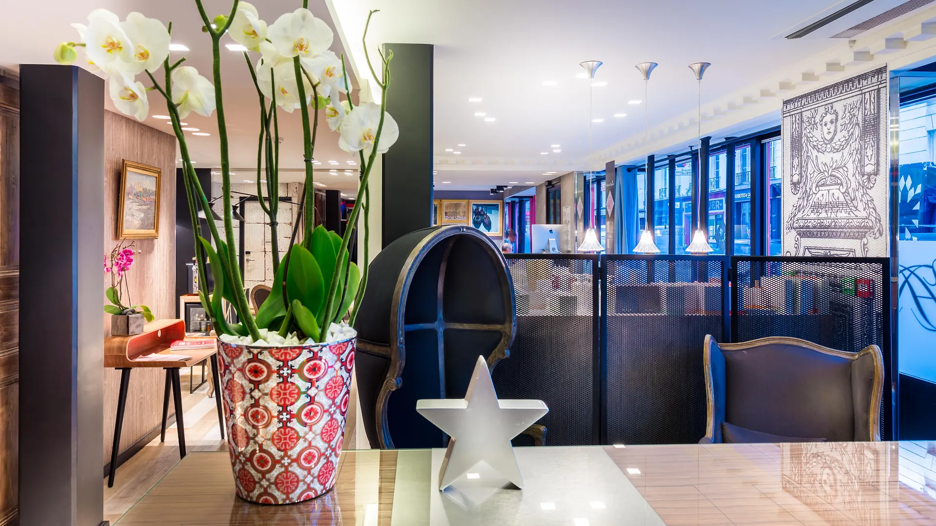 פריז Hotel L'Antoine