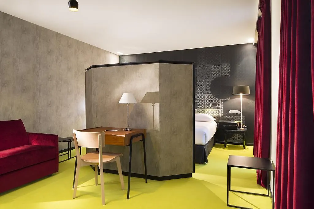 ****  פריז Hotel L'Antoine צרפת