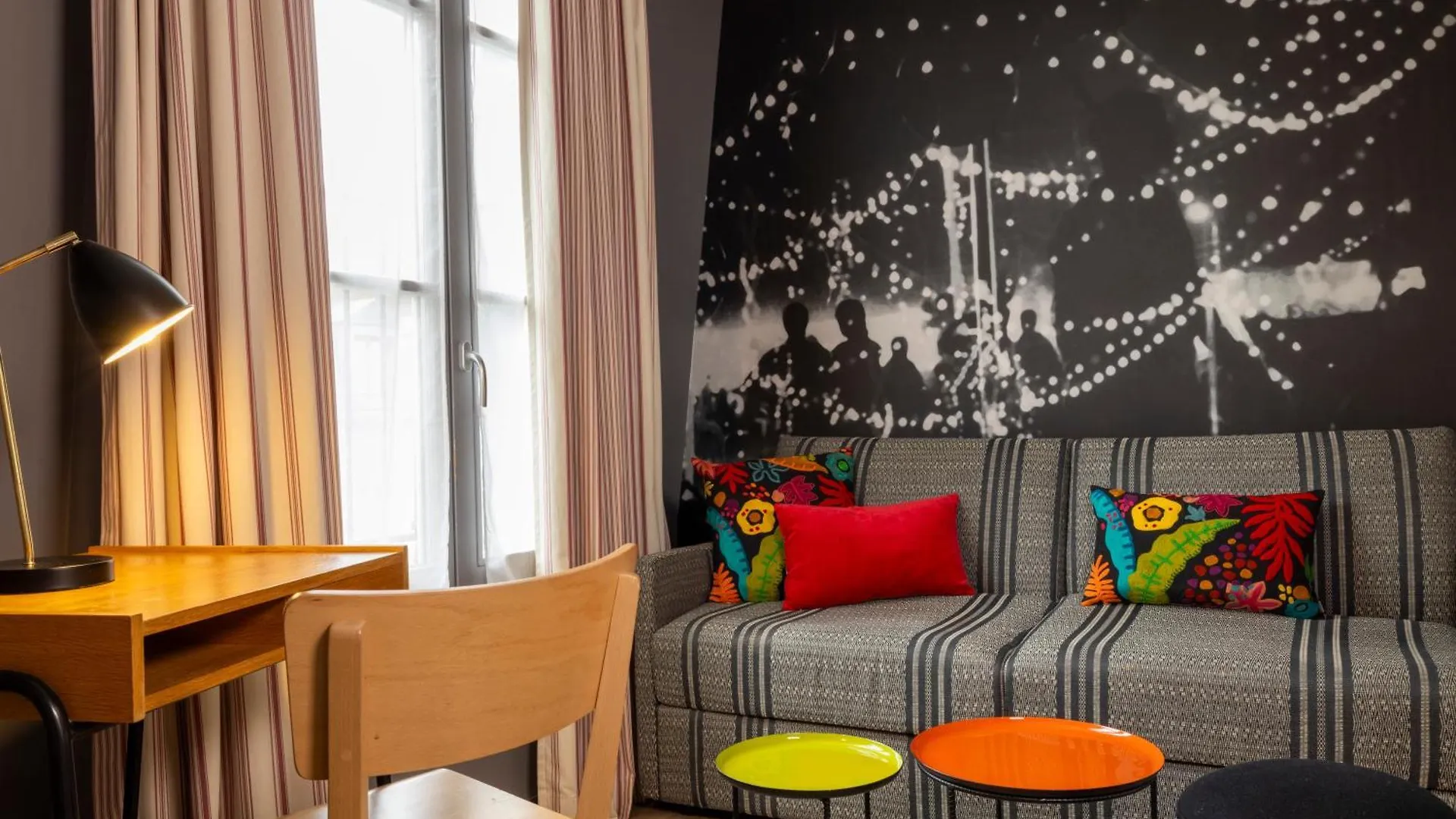 פריז Hotel L'Antoine