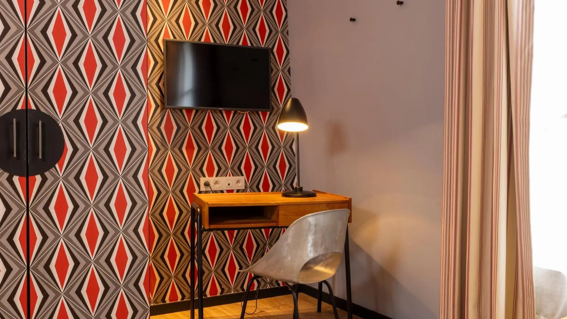 פריז Hotel L'Antoine