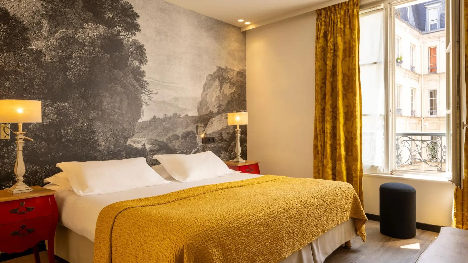 פריז Hotel L'Antoine