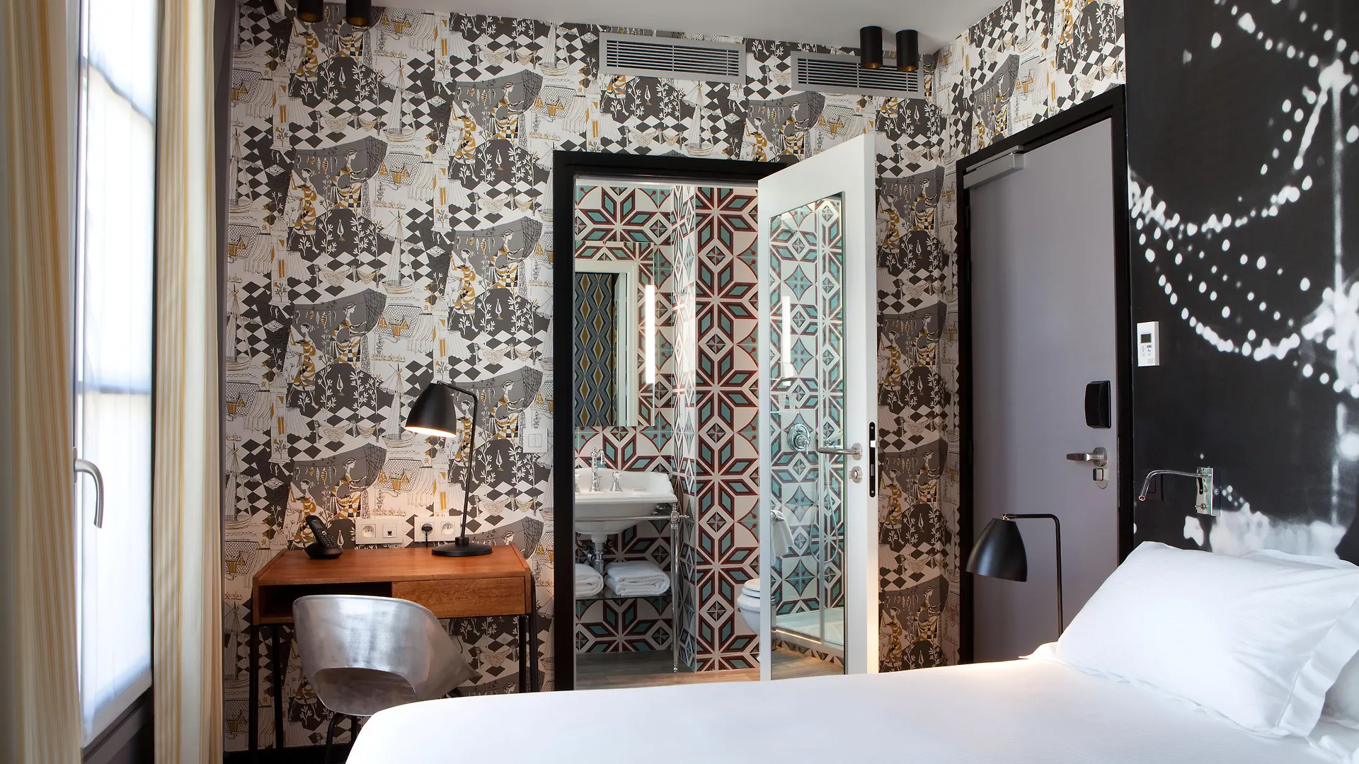פריז Hotel L'Antoine 4*,