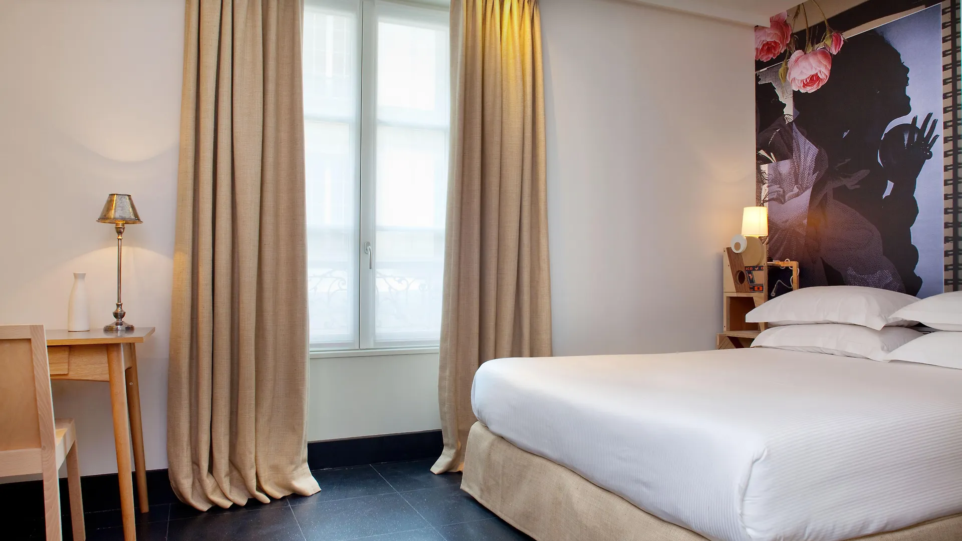 פריז Hotel L'Antoine
