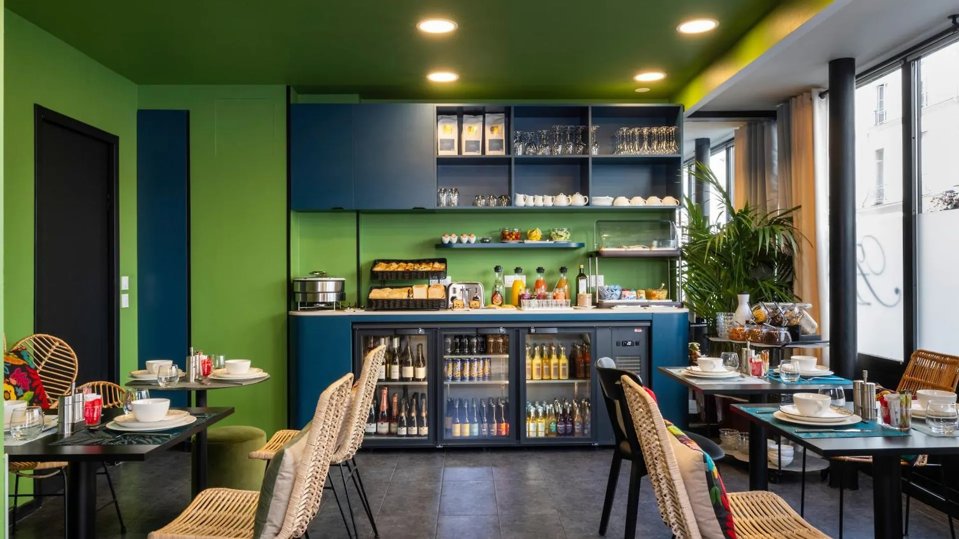 פריז Hotel L'Antoine 4*,