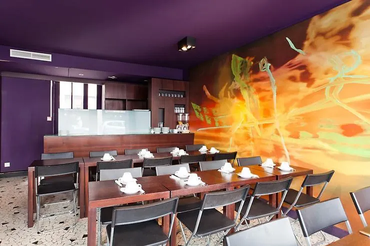 פריז Hotel L'Antoine